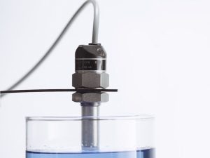 Nguyên lý vận hành cảm biến báo rò rỉ xăng dầu điện dung